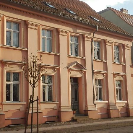 نيوروبين Bed&Breakfast Wagner "Im Alten Pfarrhaus" المظهر الخارجي الصورة