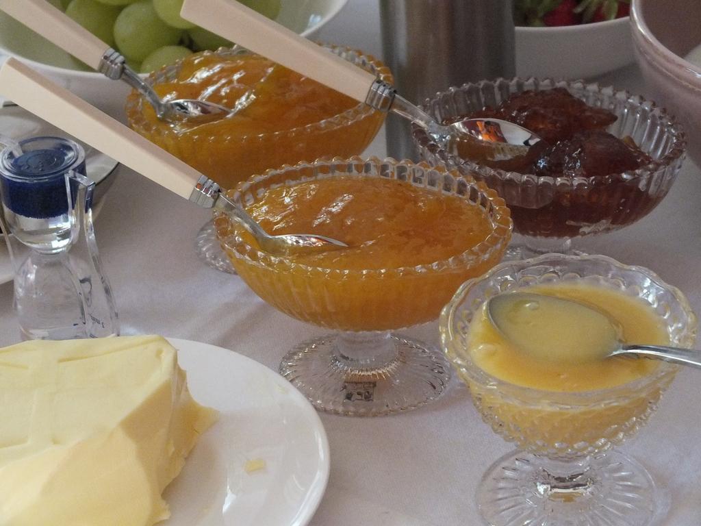 نيوروبين Bed&Breakfast Wagner "Im Alten Pfarrhaus" المظهر الخارجي الصورة