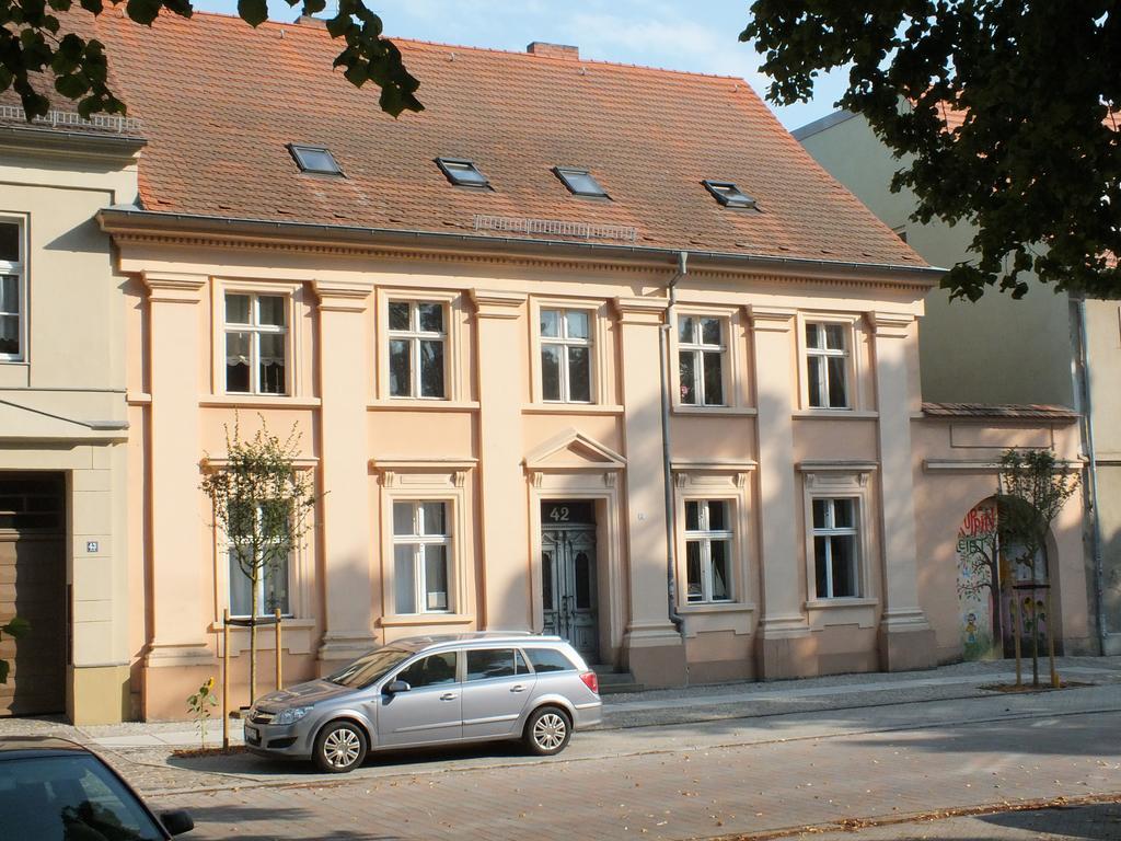 نيوروبين Bed&Breakfast Wagner "Im Alten Pfarrhaus" المظهر الخارجي الصورة
